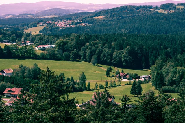 Über 121 Millionen Euro KfW-Förderung für die Landkreise Schwandorf und Cham